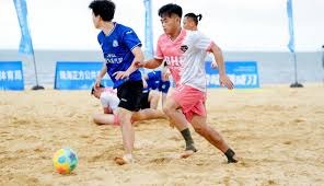 语文老师带领孩子们追逐足球梦想