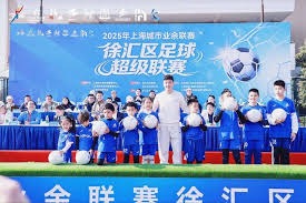 利兹联应借鉴西汉姆联成功经验进行策略调整